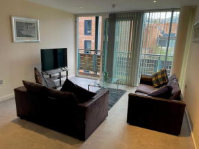 Birmingham City Apartment with 3 Bedrooms